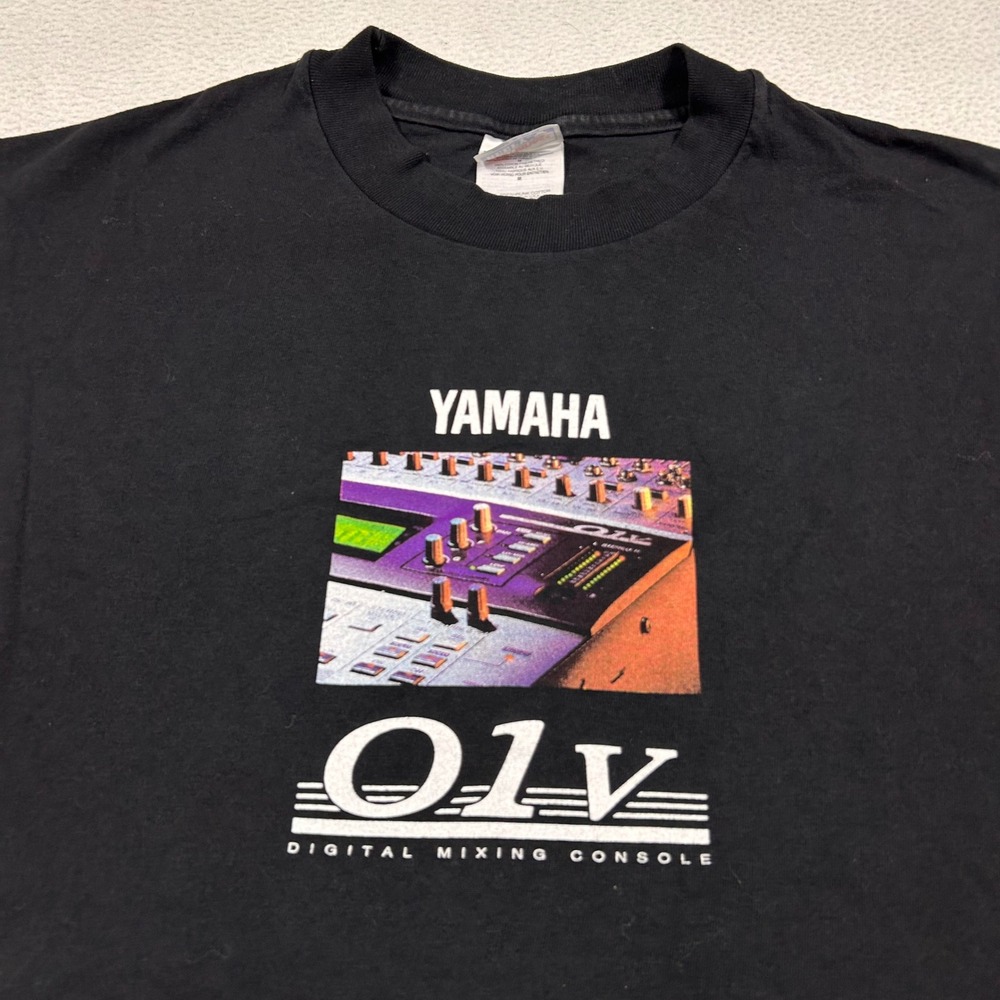 Hanes Beefy-T Yamaha O1v Digital Mixing Console T-Shirt Mens M Black Graphic VTG